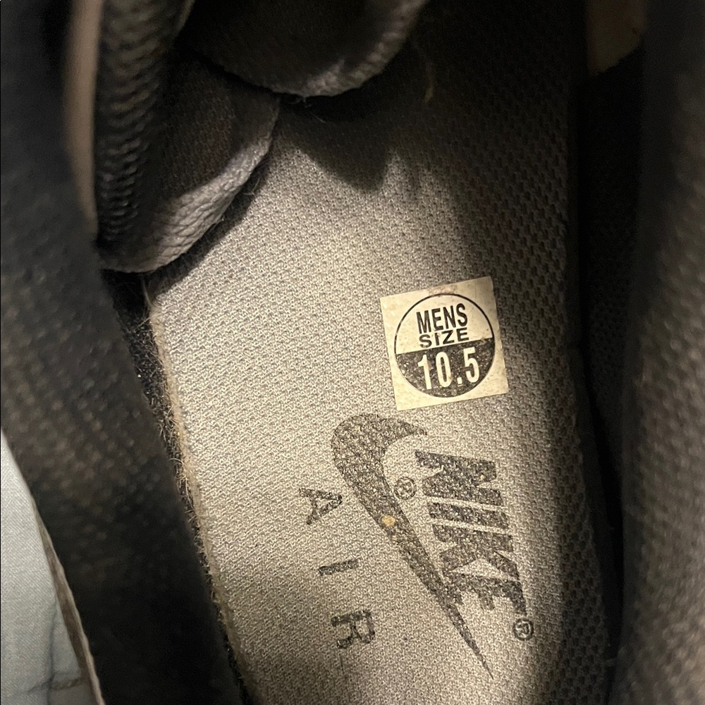 Nike Air Max Men's Cream and Black Sneakers - Picture 3 of 4